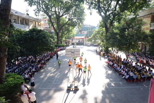 Học sinh Hà Nội hào hứng với cuộc thi bóng rổ cấp trường