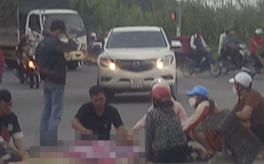 Băng qua đường, một phụ nữ bị xe container cán tử vong