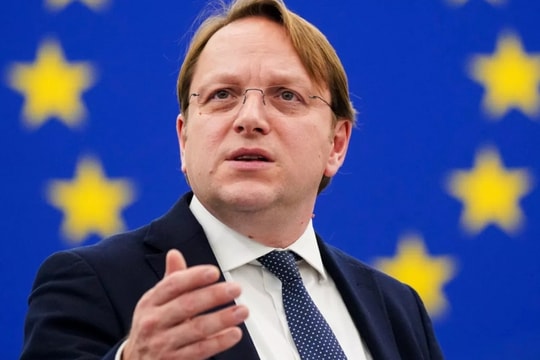 EU tạm dừng viện trợ dành cho Palestine