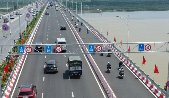 Nâng tốc độ ô tô đi lại trên cầu Vĩnh Tuy lên 60km/giờ