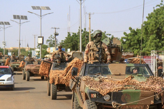 Đảo chính Niger: Pháp bắt đầu rút quân; Mỹ lên tiếng