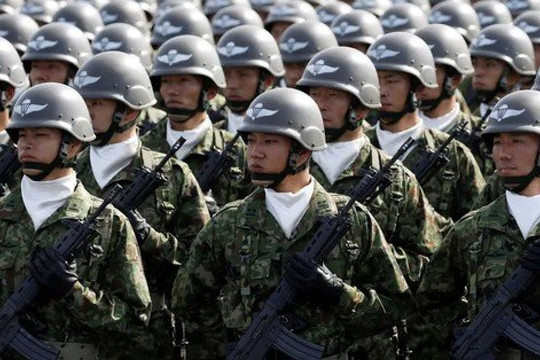 Quân đội Nhật Bản chật vật tuyển lính