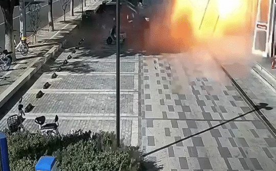 Video: Nhà hàng sắp khai trương bỗng thành đống đổ nát sau tiếng nổ kinh hoàng