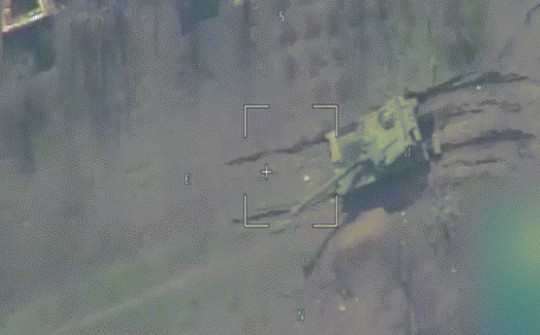Video: Pháo tự hành Anh sản xuất bốc cháy dữ dội sau khi bị UAV Lancet tập kích ở Ukraine