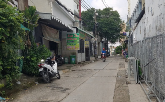 TP.HCM: Phát hiện một người bị đâm gục sau tiếng la hét trong dãy nhà trọ ở Bình Tân