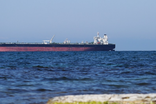 Doanh thu xuất khẩu dầu Nga tăng đột biến