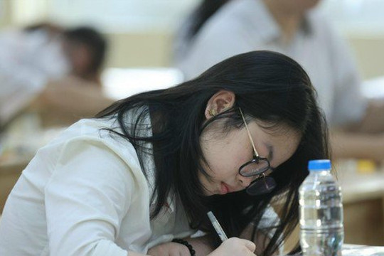 Tuyển sinh lớp 10 ở Hà Nội: Thấp thỏm chờ phương án thi mới
