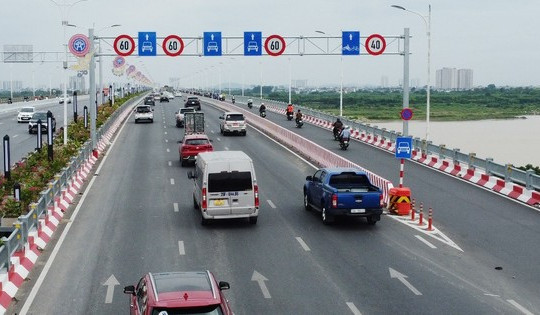 Phân luồng giao thông cho cầu Vĩnh Tuy được mở rộng hoàn thiện