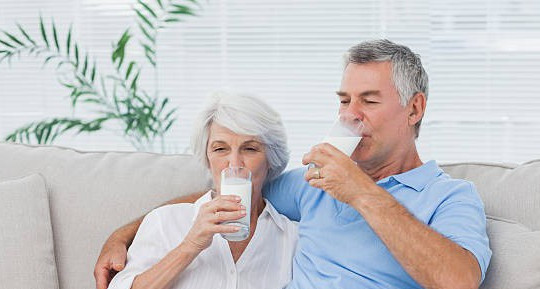 2 loại nước người dân vùng sống thọ trăm tuổi yêu thích: Giàu omega 3, tốt cho xương và tim nhưng không phải sữa bò