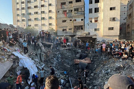 Israel tiếp tục không kích Gaza sau khi Hamas thả con tin