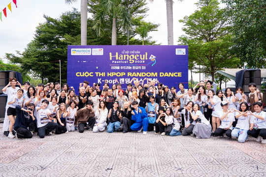 Giới trẻ TP.HCM háo hức “phá đảo” Lễ hội chữ Hàn - Hangeul Festival 2023 tại HUTECH