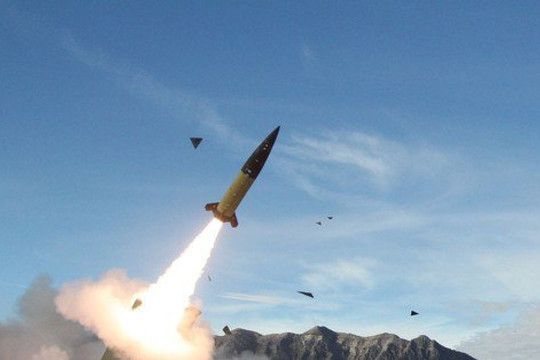 Nga tuyên bố đánh chặn hai tên lửa ATACMS Mỹ mới chuyển cho Ukraine