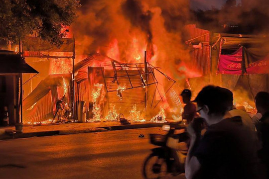 Vụ cháy khiến 3 mẹ con tử vong ở Hà Nội: Nhân chứng kể cảnh tượng xót xa