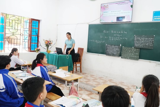 Thầy trò trường nội trú 10 năm 'ăn nhờ, ở đậu'