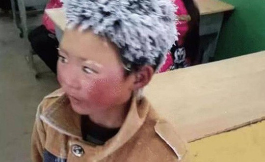Cậu bé đóng băng vì phải đi bộ gần 5 km trong thời tiết giá lạnh: Cuộc sống thay đổi ngoạn mục sau 6 năm!