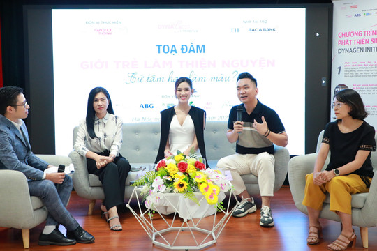 Hoa hậu Đỗ Thị Hà tự nhận 'làm màu' trên mạng xã hội