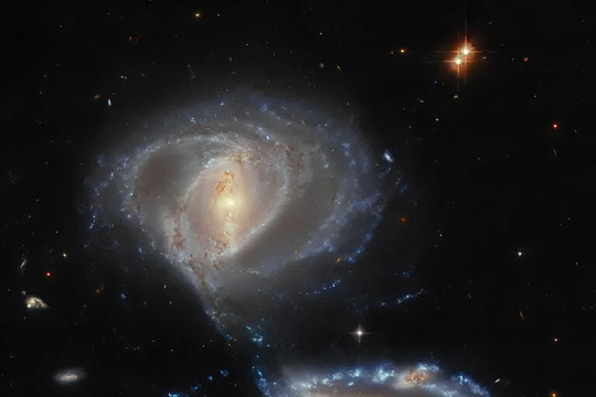 Không phải hai, mà bạn đang nhìn vào ba thiên hà