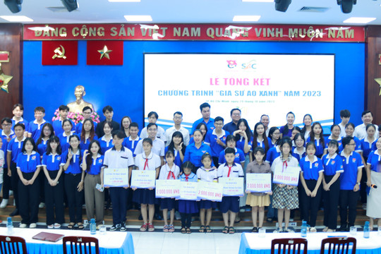 Gần 1.300 học sinh TPHCM thụ hưởng chương trình ‘Gia sư áo xanh’
