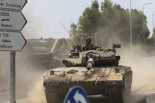 Thủ tướng Israel bác bỏ ngừng bắn, xe tăng cắt đôi dải Gaza