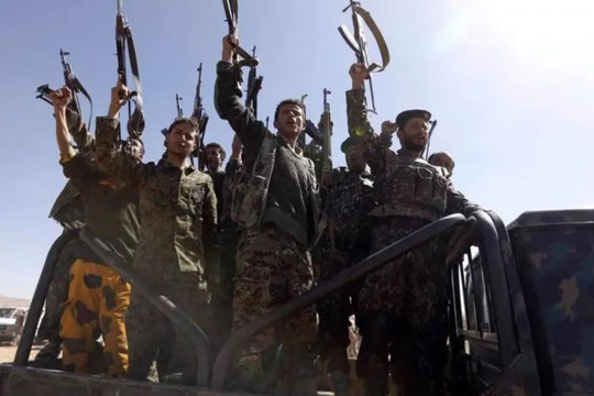 Quân đội Saudi Arabia trong tình trạng báo động cao do đụng độ với Houthi