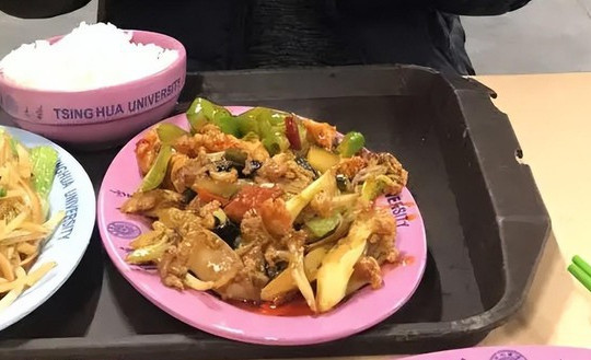 Đồ ăn trong canteen ĐH Thanh Hoa như thế nào? Nhìn hình ảnh, netizen tiếc nuối: "Ước gì trước đây chăm học hơn"