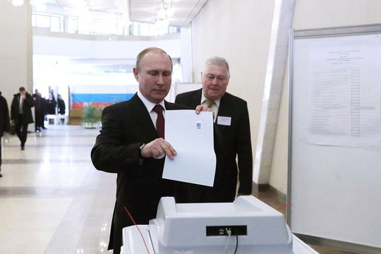 Điện Kremlin nói về chuyện ông Putin tranh cử tổng thống nhiệm kỳ thứ 5
