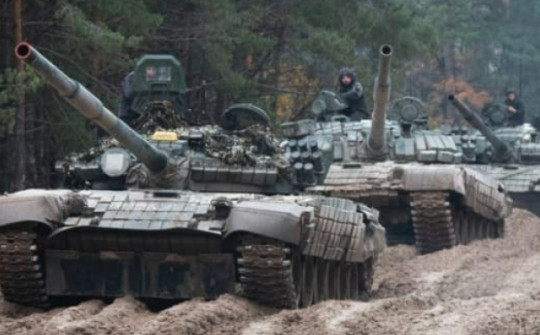 Đức tái triển khai hai tiểu đoàn xe tăng áp sát biên giới Nga