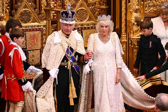 Một nghị sĩ bị bắt cóc khi Vua Charles III tới tham dự lễ khai mạc Quốc hội Anh: Điều gì đã xảy ra?