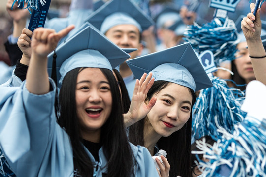 Du học sinh Trung Quốc 'lao đao' vì khó khăn tài chính