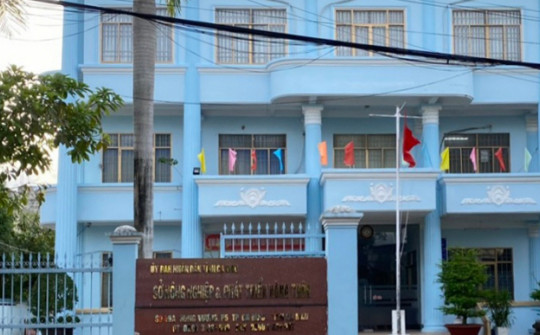 Chánh Thanh tra Sở NN-PTNT tỉnh Cà Mau bị đình chỉ chức vụ