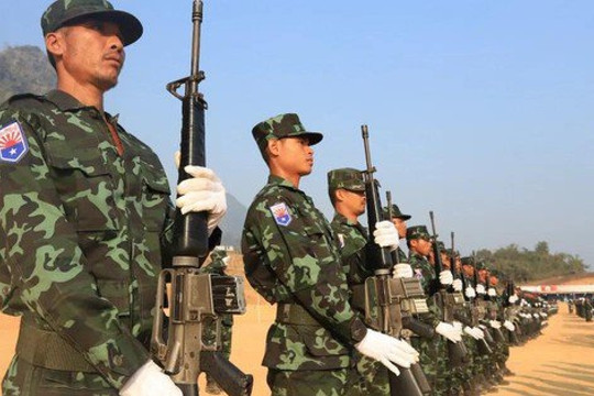 Binh lính, cảnh sát Myanmar đầu hàng quân nổi dậy