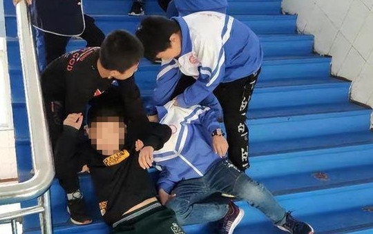 Thảm kịch giẫm đạp tại một trường cấp 2 Trung Quốc khiến 1 học sinh tử vong