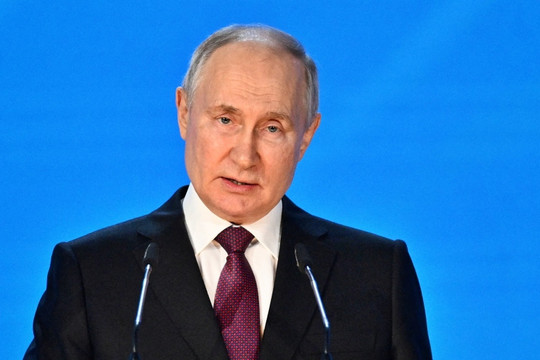 Ông Putin sẽ tiếp tục tranh cử Tổng thống Nga vào tháng 3 năm tới