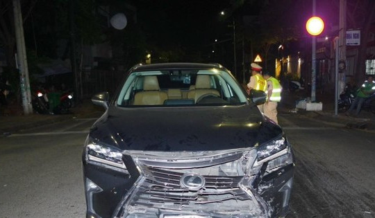 Tin mới vụ xe Lexus liên tục đâm vào ô tô 4 chỗ ở TP. Bà Rịa