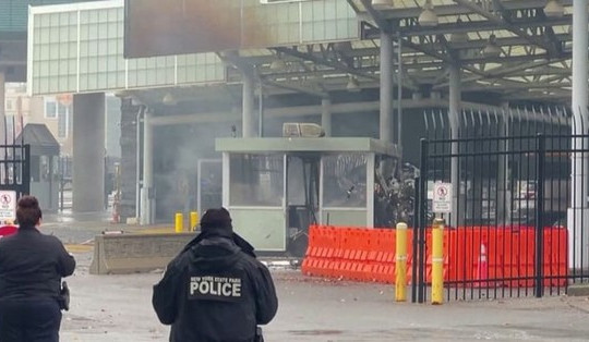 Xe phát nổ ở cửa khẩu Mỹ - Canada: Không loại trừ khả năng khủng bố
