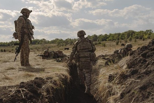 Cảnh sát Ukraine chiến đấu trực tiếp với quân đội Nga tại mặt trận phía Đông