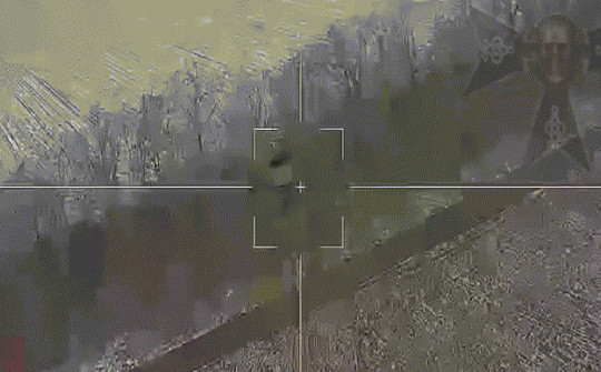 VIDEO: Vừa khai hỏa xong, pháo Ukraine bị UAV Lancet Nga nhắm trúng