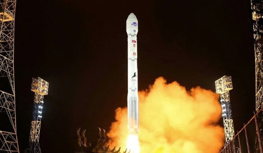 Triều Tiên tuyên bố sẽ tiếp tục phóng vệ tinh, đưa vũ khí đến biên giới