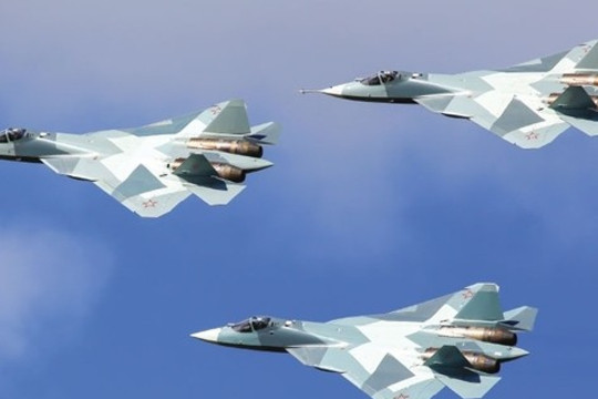 Nga chế tạo UAV "bầy đàn" triển khai từ bụng tiêm kích Su-57