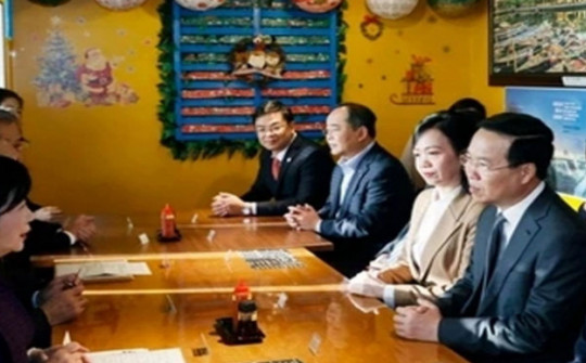 Chủ tịch nước Võ Văn Thưởng và Thống đốc Tokyo thăm nhà hàng bánh mì Xin chào