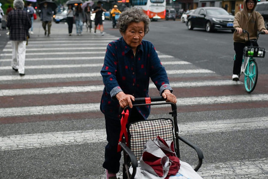 Chuyên gia Mỹ: Trung Quốc trở thành 'viện dưỡng lão lớn nhất thế giới', Mỹ sẽ hưởng lợi
