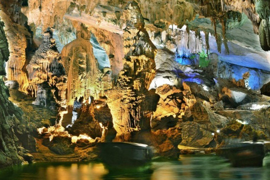 Những hang động ấn tượng nhất Việt Nam