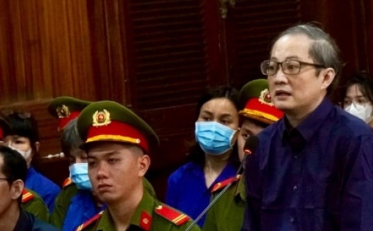 Cựu giám đốc BV Thủ Đức Nguyễn Minh Quân được gặp mẹ trong giờ giải lao