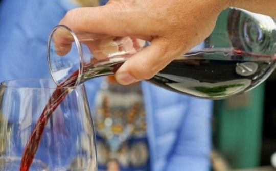 Rượu vang đỏ có thật là tác nhân khiến bạn đau đầu?