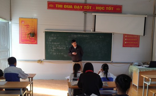 Chỉ đạo khẩn vụ học sinh một trường ở Thanh Hóa chưa được học tiếng Anh