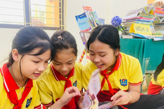 Hà Nội miễn học phí cho học sinh thuộc hộ cận nghèo