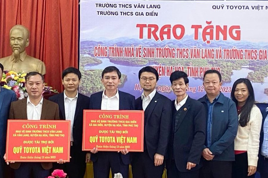 Quỹ Toyota Việt Nam bàn giao khu nhà vệ sinh cho 600 học sinh