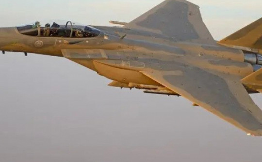 Hoàng tử Ả Rập Saudi thiệt mạng trong vụ rơi máy bay quân sự