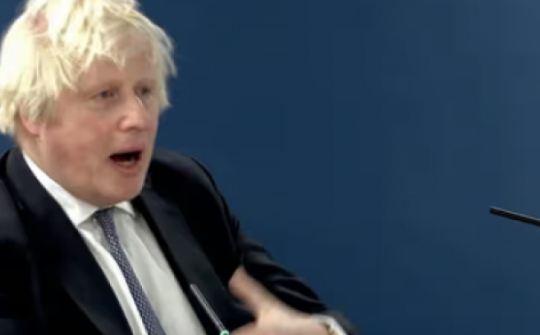 Cựu Thủ tướng Anh Johnson phát ngôn gây sốc ở phiên điều trần COVID-19