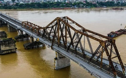 Hà Nội đề xuất làm hệ thống tàu điện treo 1 ray dọc hai bờ sông Hồng